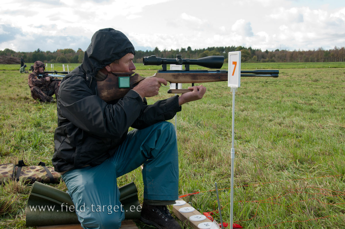 Ülo Lesta kneeling in Line 7